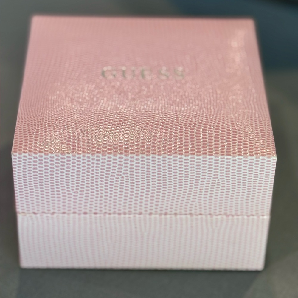 GUESS Limited Edition Breast Cancer Awareness Silver Watch - Picture 6 of 6